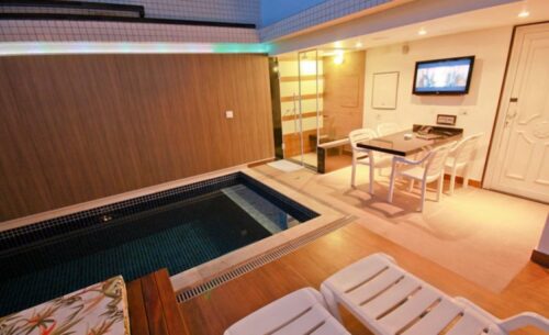 img-suite-piscina-sauna-e-ofuro-luzes-classea-motel