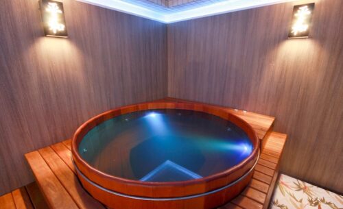 img-suite-piscina-sauna-e-ofuro-ofuro-classea-motel