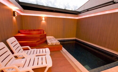 img-suite-piscina-sauna-e-ofuro-piscina-classea-motel